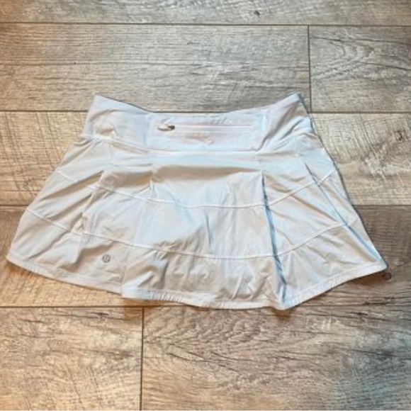Lululemon Size 6 Pace Rival Mid-Rise Skirt White - Picture 3 of 3